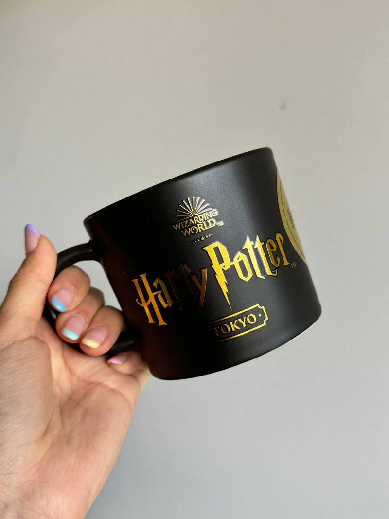Caneca preta de Harry Potter Tóquio