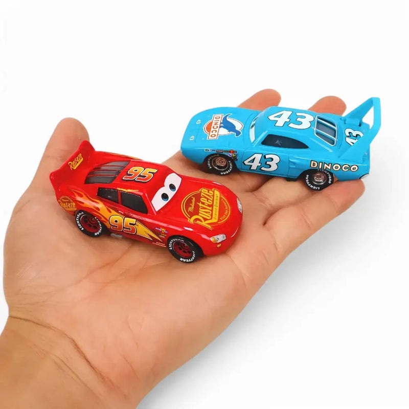Kit 8 Miniaturas em Metal (Filme Carros) – Produto Oficial Disney